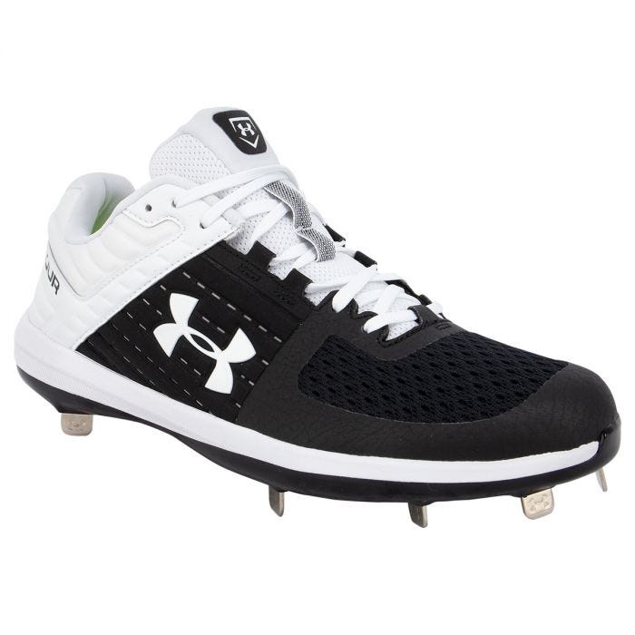 under armour metal baseball cleats