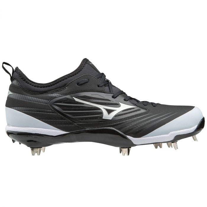 mizuno metal cleats