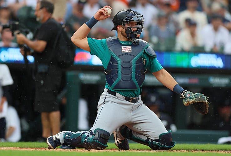 Gear Up With Elite Catcher’s Equipment